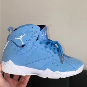 Retro 7 (Pantone) 🌨